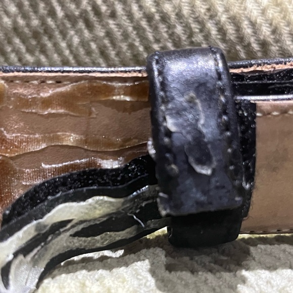 Donna Karan Collectable Vintage Wide Leather Belt w Gold Cross and Chain Details - Picture 3 of 12